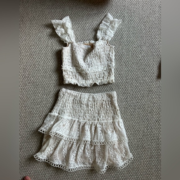 SAYLOR two piece white lace set (sold as a pair) - Picture 4 of 6